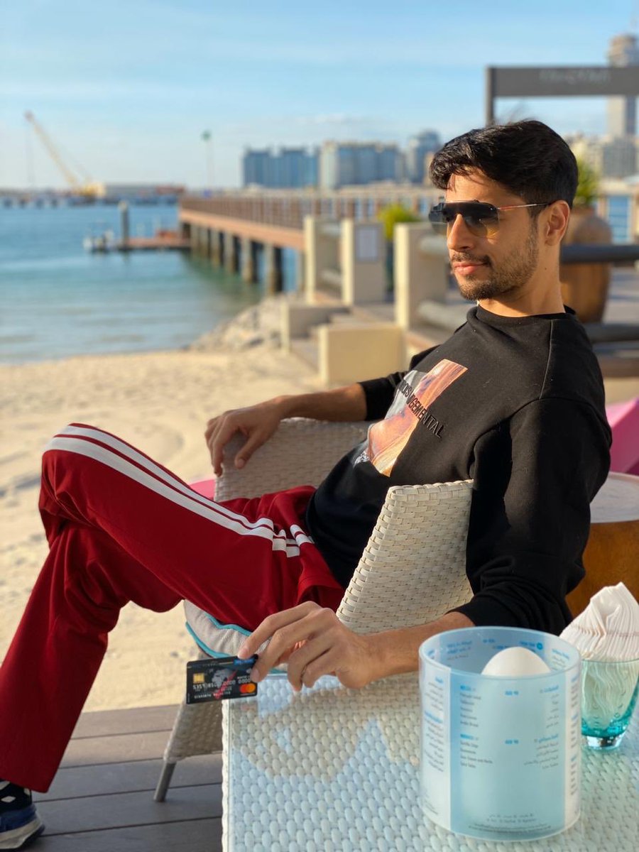 SidMalhotra's tweet photo. Luxury Travel - ✈️
Stay with a beach view - 🏖
Authentic mediterranean food - 🍽
Shopping paradise - 🧳

@mastercardindia @YESBANK helped me earn 1% cashback on all my international spends!
Check it out here: https://t.co/lN0U7dn1G9

#TravelWithMastercard
#StartSomethingPriceless https://t.co/pt2mW6Ca1l
