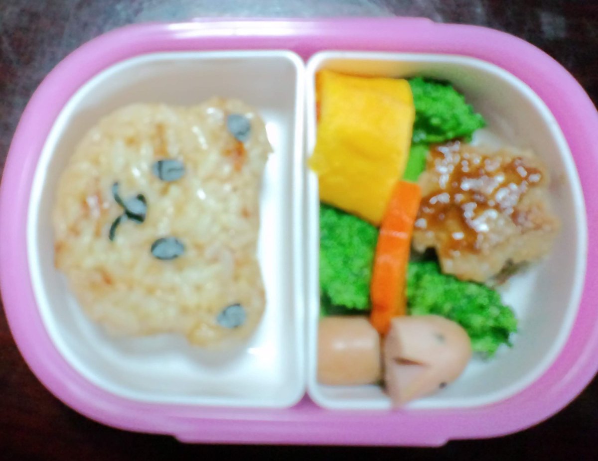 ありもん いつかのお弁当 お弁当 くまちゃんごはん たまごやき 花型ハンバーグ ブロッコリー うさぎウインナー 花型にんじん