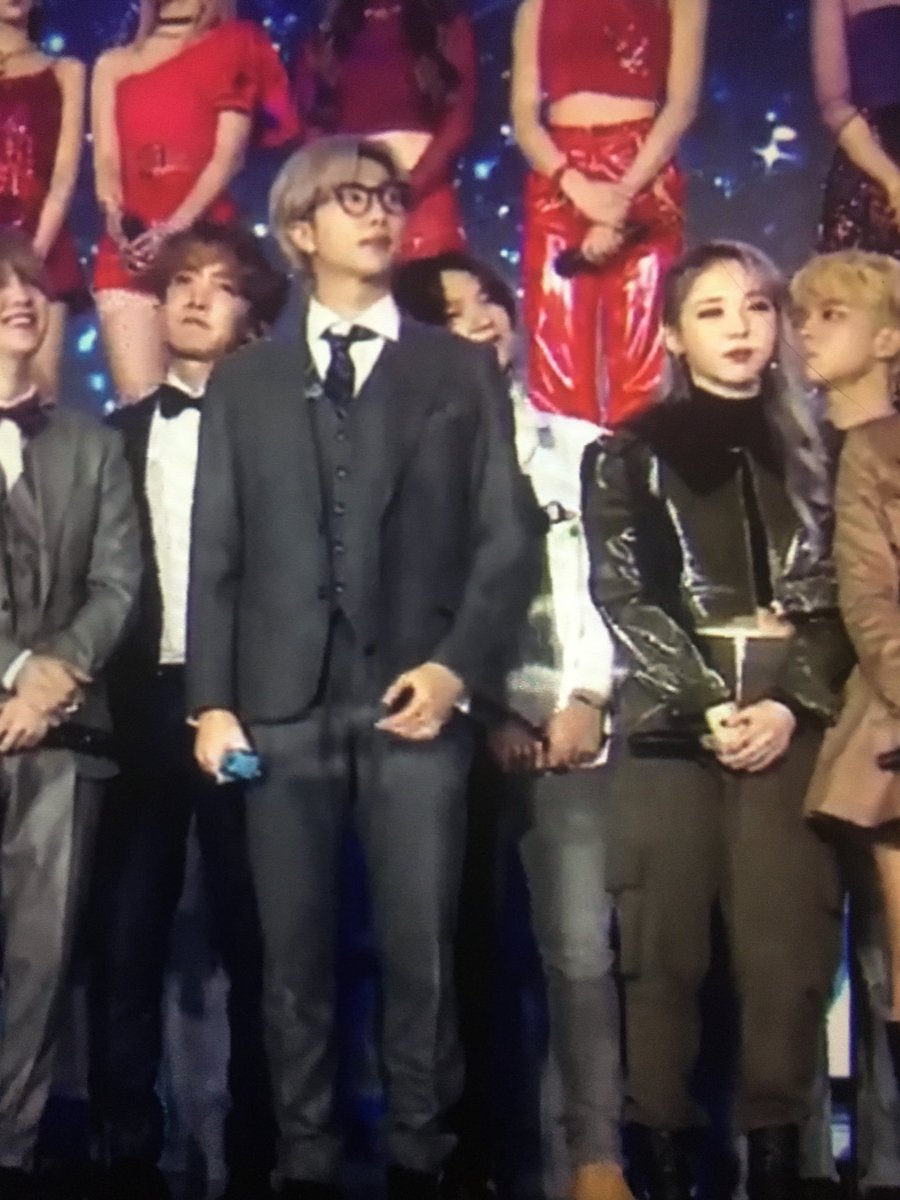 Hwasamoo L Mamamoo Aya L Iuspalette This Is Cute Just Like Mamamoo S You Re The Best Lyrics Rm Looked Like He Is One Span Of A Hand Taller Than Moonbyul Hehheee