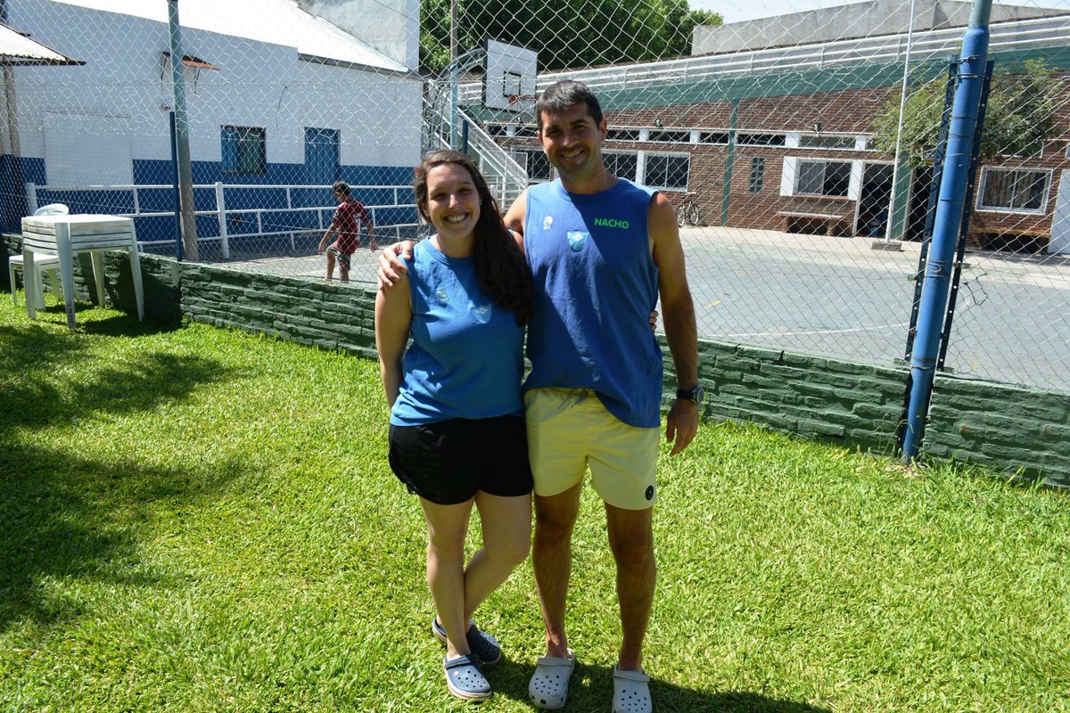 CalibertadClub's tweet photo. #Colonia
👉 Hoy van a conocer al último grupo de la colonia: “Los Pulpos”, compuesto por chicos/as de 9 a 12 años. Con sus “tentáculos” se escabullen por las instalaciones de club.
🦑 Los pulpos mayores que están pendientes de ellos en cada momento son: Clari y Nacho.
#VamosLiber https://t.co/y9uVpiWt1D