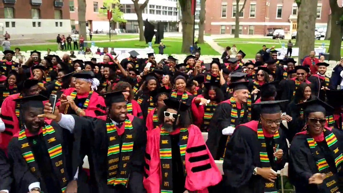 Ridgeleyhudson_'s tweet image. Happy Kwanzaa❤️💚🖤
Today we practice Kujichagulia (Self-Determination): To define ourselves, to name ourselves, speak for ourselves and create for ourselves.

“If I didn’t define myself for myself, I would be crunched into other people’s fantasies and eaten alive.” 

#DefineYou