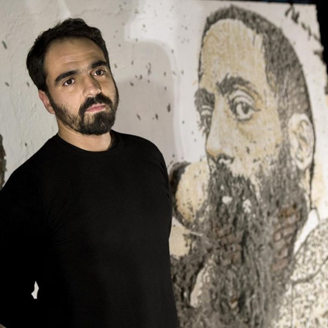 Meet Vhils

Portuguese artist Alexandre Farto, known as Vhils, groundbreaking carving technique has been hailed as one of the most compelling approache.

➡️Follow the steps of the best street artists in the world at aimfulbooks.com

#discoveryourinnerartist