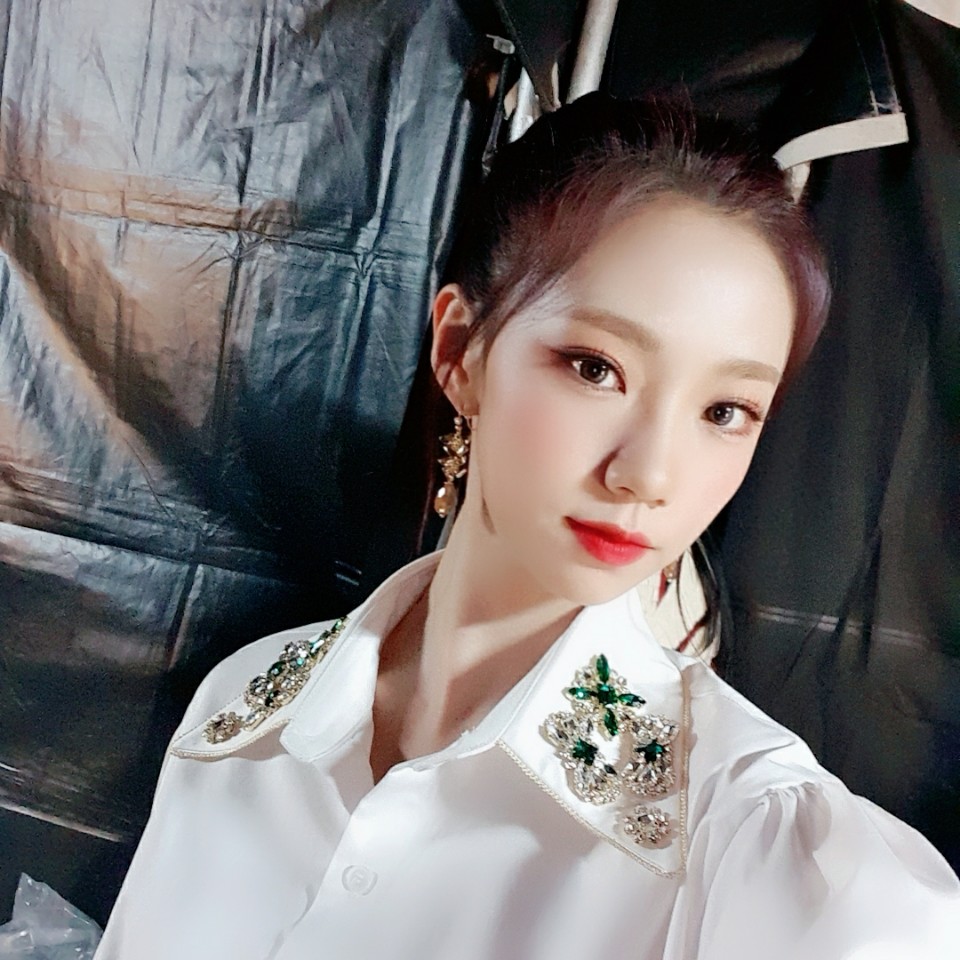 WJSN_Cosmic's tweet photo. [#우주소녀 #여름]
오늘 부채 퍼포먼스 보았는가🌹 https://t.co/y5E5FVOv9t