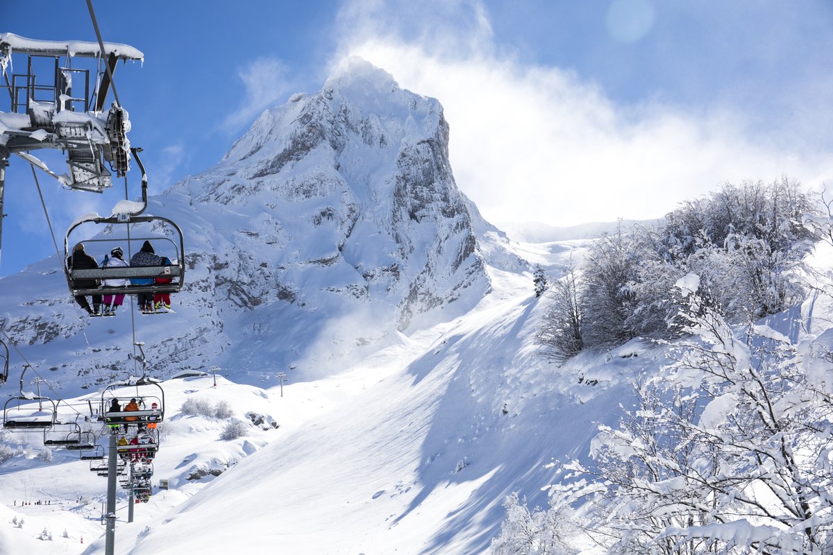 Si vous êtes dispo en janvier, on vous donne rendez-vous dans les stations de ski et les espaces nordiques du #BearnPyrenees. ⛷❄️ Pour découvrir les nouveautés et bons plans, c'est par ici : f.info.tourisme64.com/o/?s=91a-30a32…. 
©Guillaume Arrieta