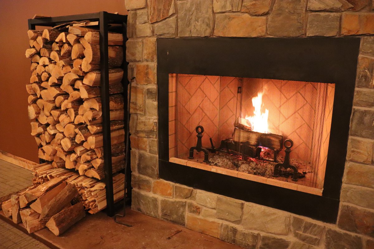 Searchmont's tweet photo. The Kiln is now open! Searchmont Resort's new restaurant &amp; bar will provide our guests an opportunity to enjoy a view of the slopes while trying out delicious food items and beverages off of our new menu. The Kiln will be open beginning at 11 AM during resort operational hours. https://t.co/wLOARg0yBO