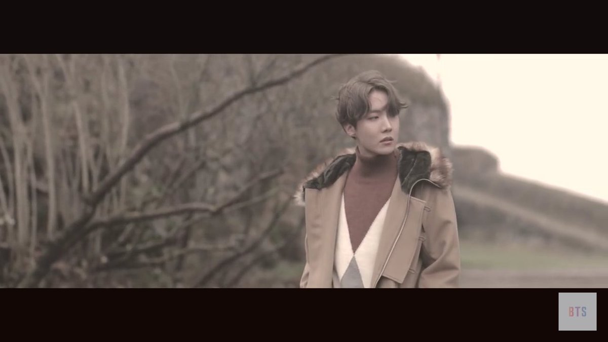 btsxluvs's tweet photo. GOLDEN CLOSET FILM by JK

J U N G  H O S E O K ❤

@BTS_twt 
#BTSGCF https://t.co/TyDagIWRwo