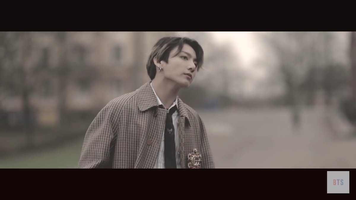 btsxluvs's tweet photo. GOLDEN CLOSET FILM by JK

J E O N  J U N G K O O K ❤

@BTS_twt 
#BTSGCF https://t.co/1vuY4itJc6