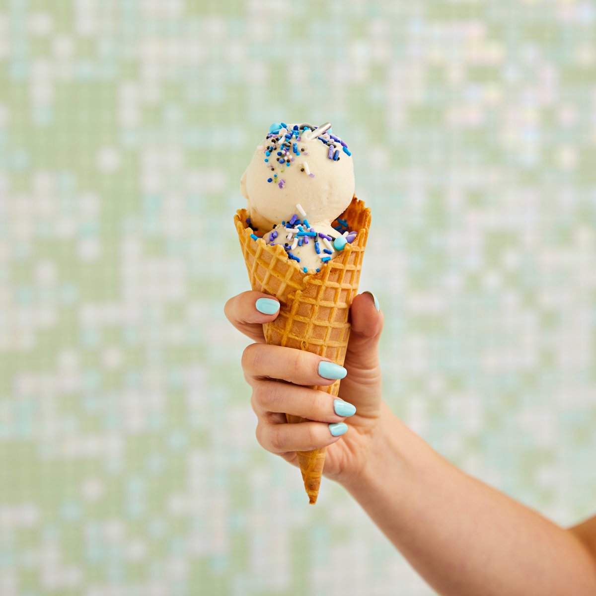 designdistrict's tweet photo. Is 🍦 your Friday feels? Lucky for you, @frohzenmiami, created by Executive Pastry Chef Salvatore Martone, is NOW OPEN at #MiamiDesignDistrict.📍In the courtyard of @lejardiniermia in Paradise Plaza. https://t.co/JIi3In4S3L https://t.co/UN8ntivNgu