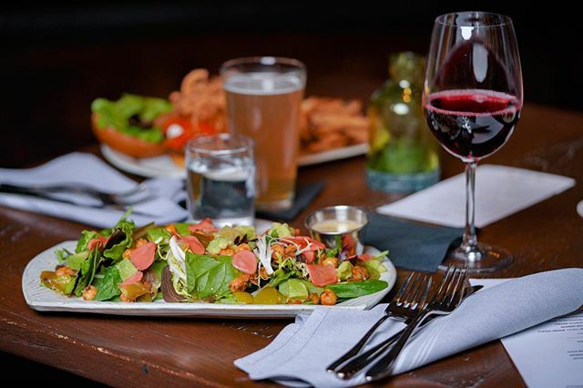When you’re in the mood for a salad, our Hominy Avocado Salad really hits the spot!
.
#salad #salads #hominy #avocado #roasted #tomatillo #pickled #radish #tomatoes #havedinner #havesalad #highlandavenue #hollarmill #hickorync ift.tt/2rwmtwn