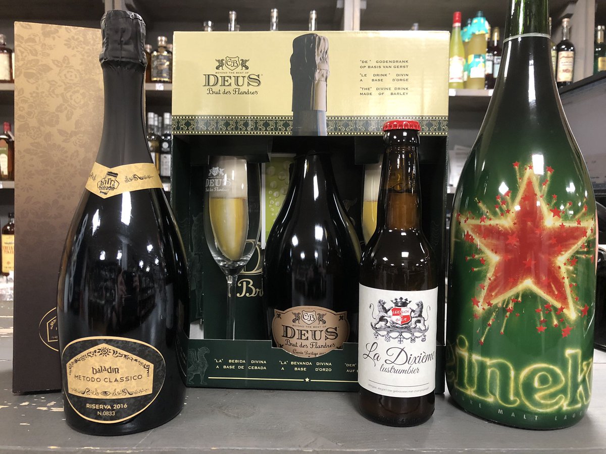 Voor de bierliefhebbers onder ons hebben we lekkere bieren in huis om het nieuwe jaar mee in te luiden. #oudennieuw #bubbels #birrabaladin #deus #leidsbier #heineken #genieten