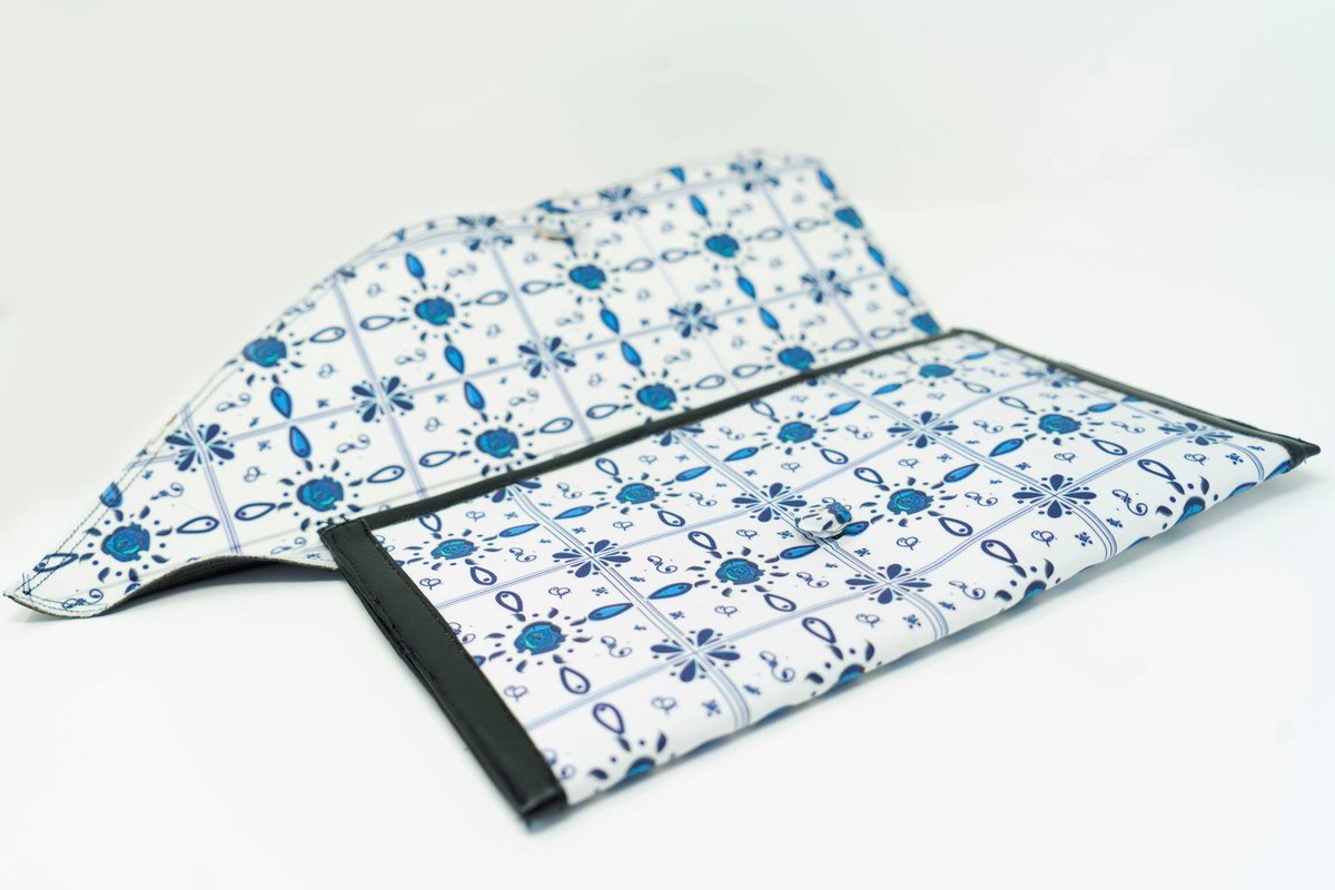 efeefefashion's tweet photo. Clutch de algodón orgánico certificado y piel reciclada. Listos para comenzar los locos veintes... ¡Felices fiestas!
#sustainablefashion #circularfashion #modacircular #regalosoriginales #consumemodanacional #consumemodalocal https://t.co/IujMfqzMIG