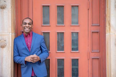 IESBD's tweet photo. Want to learn how to book more sales meetings in 2020 with video, social outreach, and power prospecting? @DonaldCKelly has you covered at the first #IESlive of 2020. Get info and register: https://t.co/ip0llbdCFK https://t.co/ZTKBejL6H7