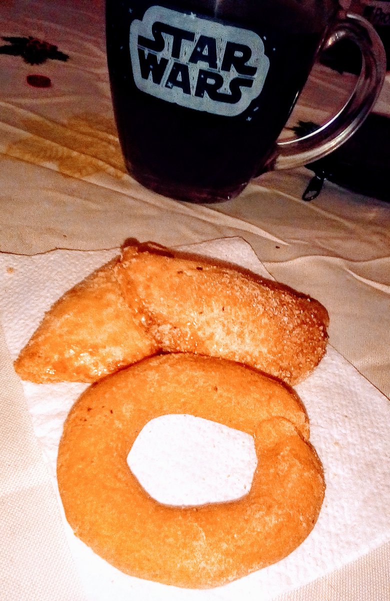 AlfreditoRomano's tweet photo. Solo los sinaloenses fuera de Sinaloa comprendemos: estoy comiendo #coricos y empanaditas de cajeta, con café. https://t.co/G1nDV1XIJ6