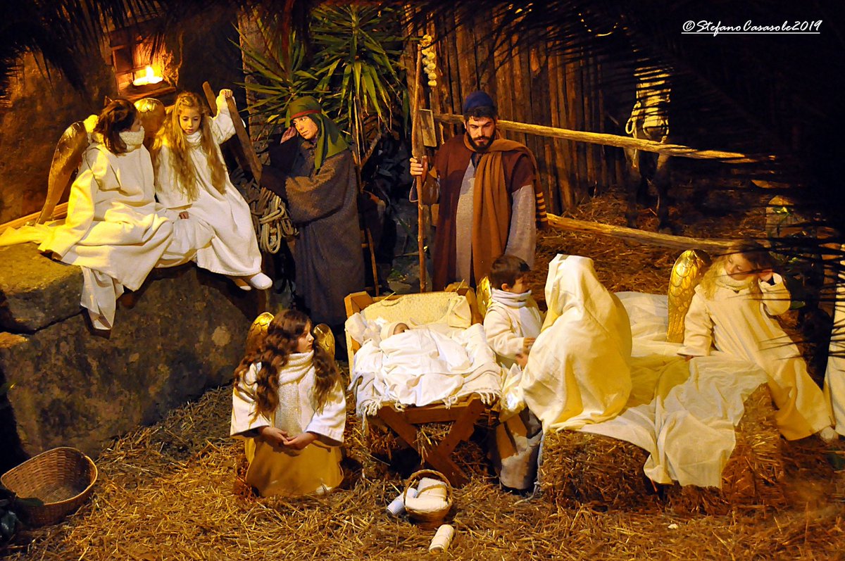 BOLSENA – Tutto esaurito per il Presepe Vivente di Bolsena.
Dopo il sold out iniziale, per chi avesse perso la straordinaria manifestazione, sono in programma altre due date: il 1 ed il 5 gennaio.
gat.to/txozj  <a href="/Bolsena_City/">Comune di Bolsena</a> <a href="/VisitBolsena/">Visit Bolsena</a>