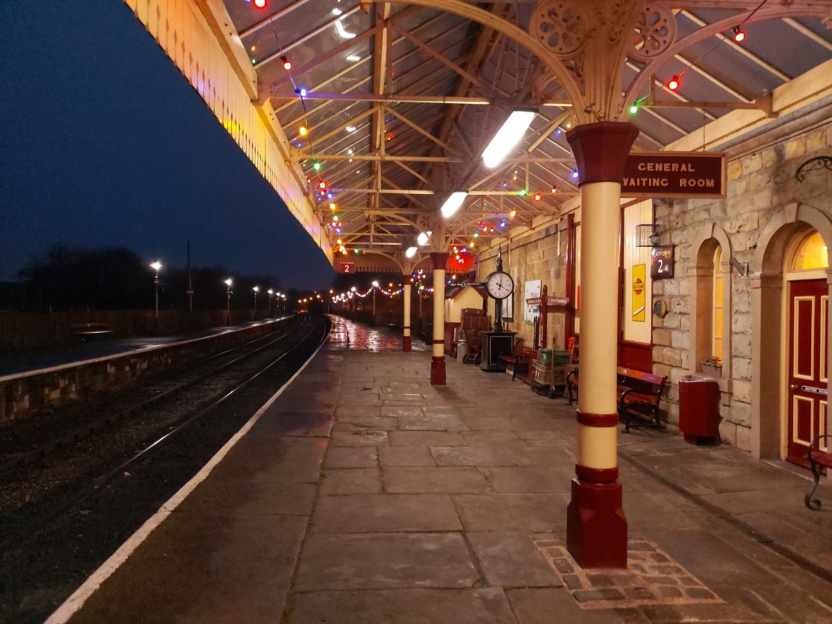 Ramsbottom station looking very festive this evening @eastlancsrly