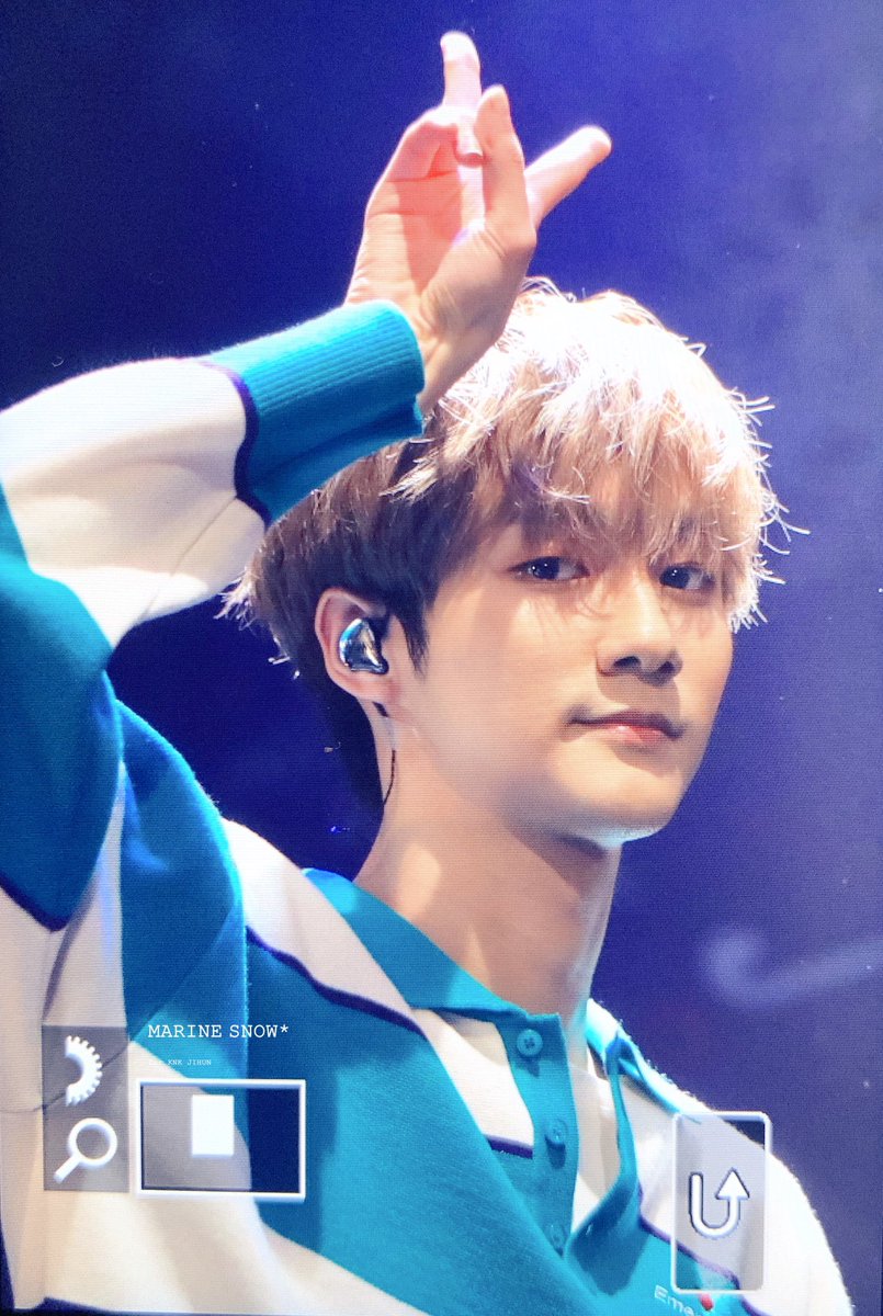 marinesnow0220's tweet photo. 191225 프리뷰 
크리스마스 콘서트 수고해써👏🏻👏🏻

-

#크나큰 #지훈 #김지훈 
#KNK #JIHUN #KIMJIHUN
#지훈짱짱 @KNKOfficial220 https://t.co/efdQVImsJZ
