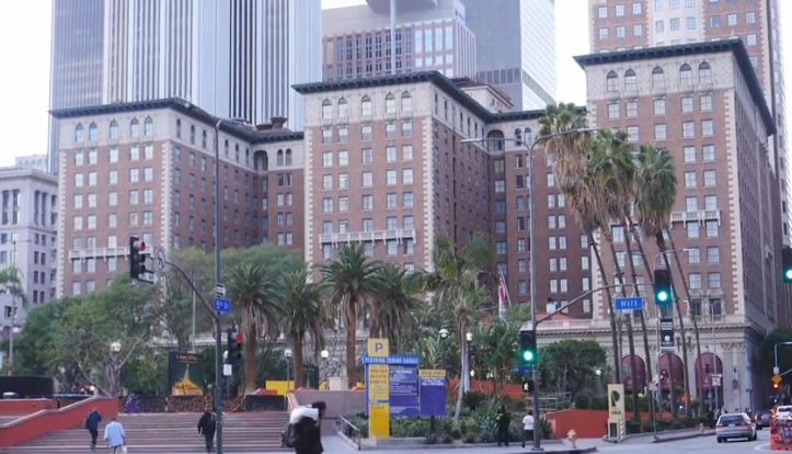 Travel with entertaining, knowledgeable guides. Discover iconic landmarks, architectural wonders, famous neighborhoods, and film locations. Experience the most comprehensive tours of L.A.! Book a tour today, call: 1-888-800-7878
lacitytours.com
#ilovela #hollywood #LA