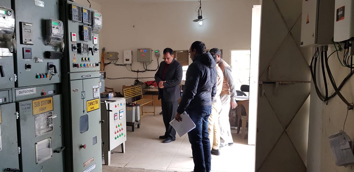 पश्चिमांचल के अंतर्गत मेरठ क्षेत्र मेरठ के 33/11 केवी विद्युत उपकेंद्र अमहेड़ा का औचक निरीक्षण किया गया। <a href="/UPPCLLKO/">UPPCL</a>