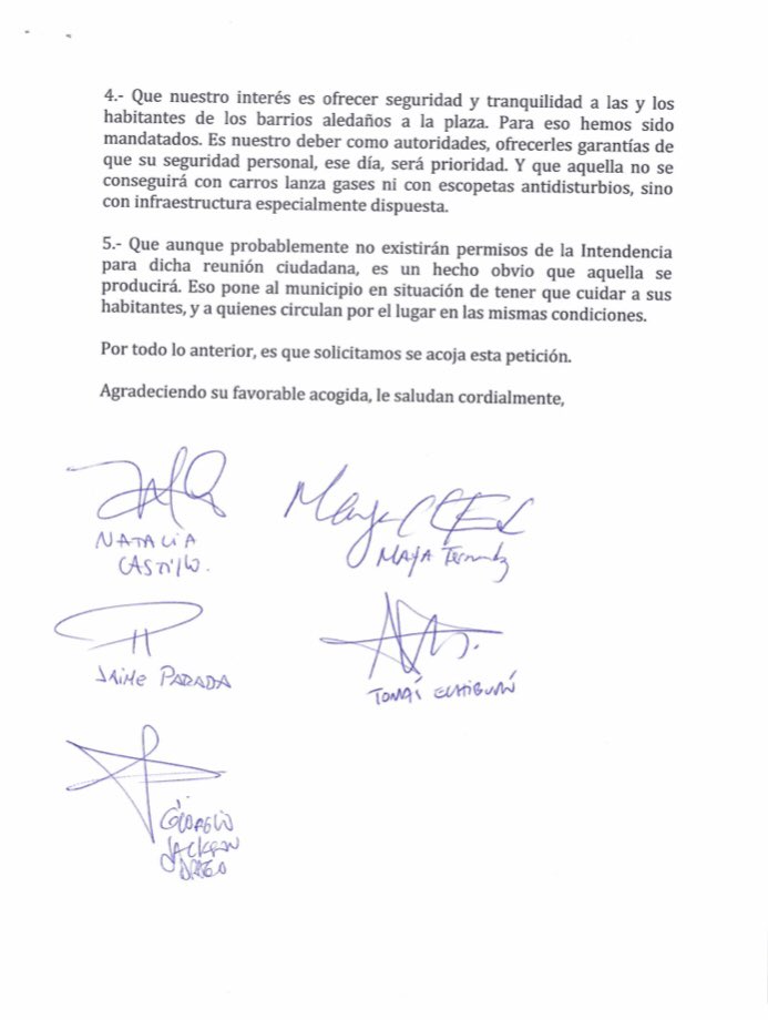 tomasechiburu's tweet photo. Hoy junto a @ncastilo, @Mayafernandeza, @GiorgioJackson y @JParadaHoyl le entregamos una carta a la alcaldesa @evelynmatthei para instarla a proveer iluminación en Plaza de la Dignidad para el Año Nuevo. La convocatoria es un hecho, nuestra responsabilidad es proveer seguridad. https://t.co/lgY8osKHtw
