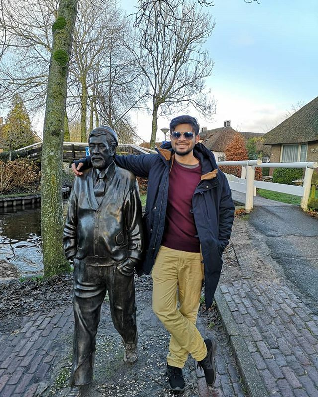 Hamzaz92's tweet photo. My new buddy in Netherlands. https://t.co/aJa04ATsH8 https://t.co/72ih5clyOg