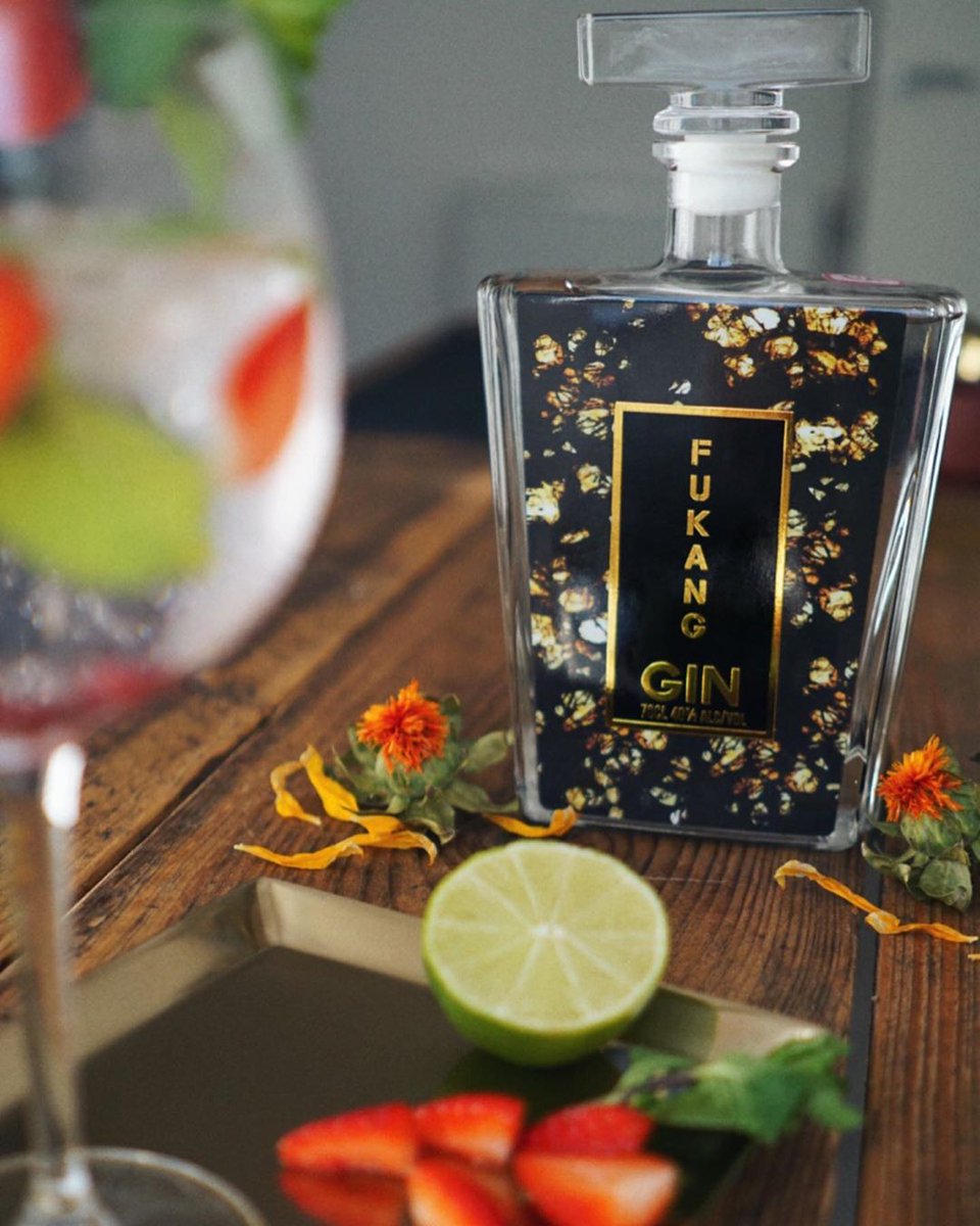 New Year's Eve inspiration, just served 🍸

Retweet this show-stopping #gin if you want to impress all your friends on the 31st!  

IG 📸 monet.blake