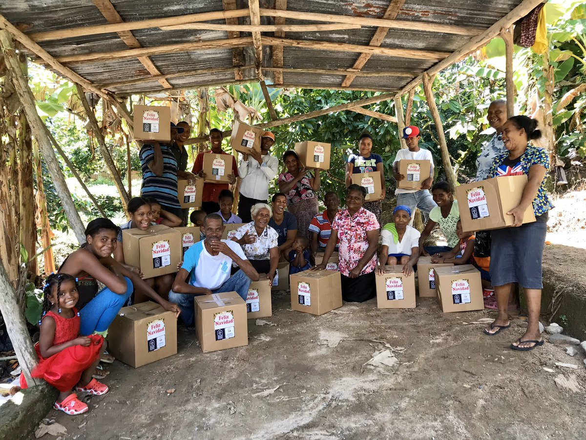 servidores_dr's tweet photo. Thanks to Building Without Borders and our great donors, we were able to provide 200 Christmas Meals to families in San Cristobal, Dominican Republic. More than 17 communities were benefited with this great blessing. Thanks again for your support. Happy Holydays! https://t.co/wZJfPr7ZMr