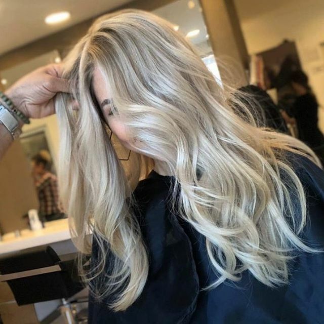 emmaguzellik's tweet photo. Hair artist👉Ahmet bey
#longhair #london #bursa #nilüfer #hair #hairdo #hairstyle #hairstyles #fashion #bride #weddinglondon #braid #newhaircolor #hairofheday #blondehair #loreal #kerastase #morocconoil #colorfullhair #hairpost #besthair #hairart #bea… https://t.co/XKNInIn1c8 https://t.co/l1f6Ui67qG