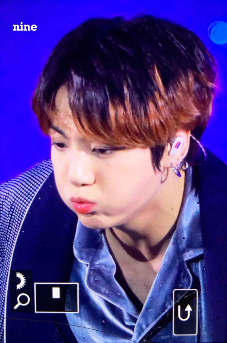 𝗡𝗶𝗻𝗲 나인 tweet media