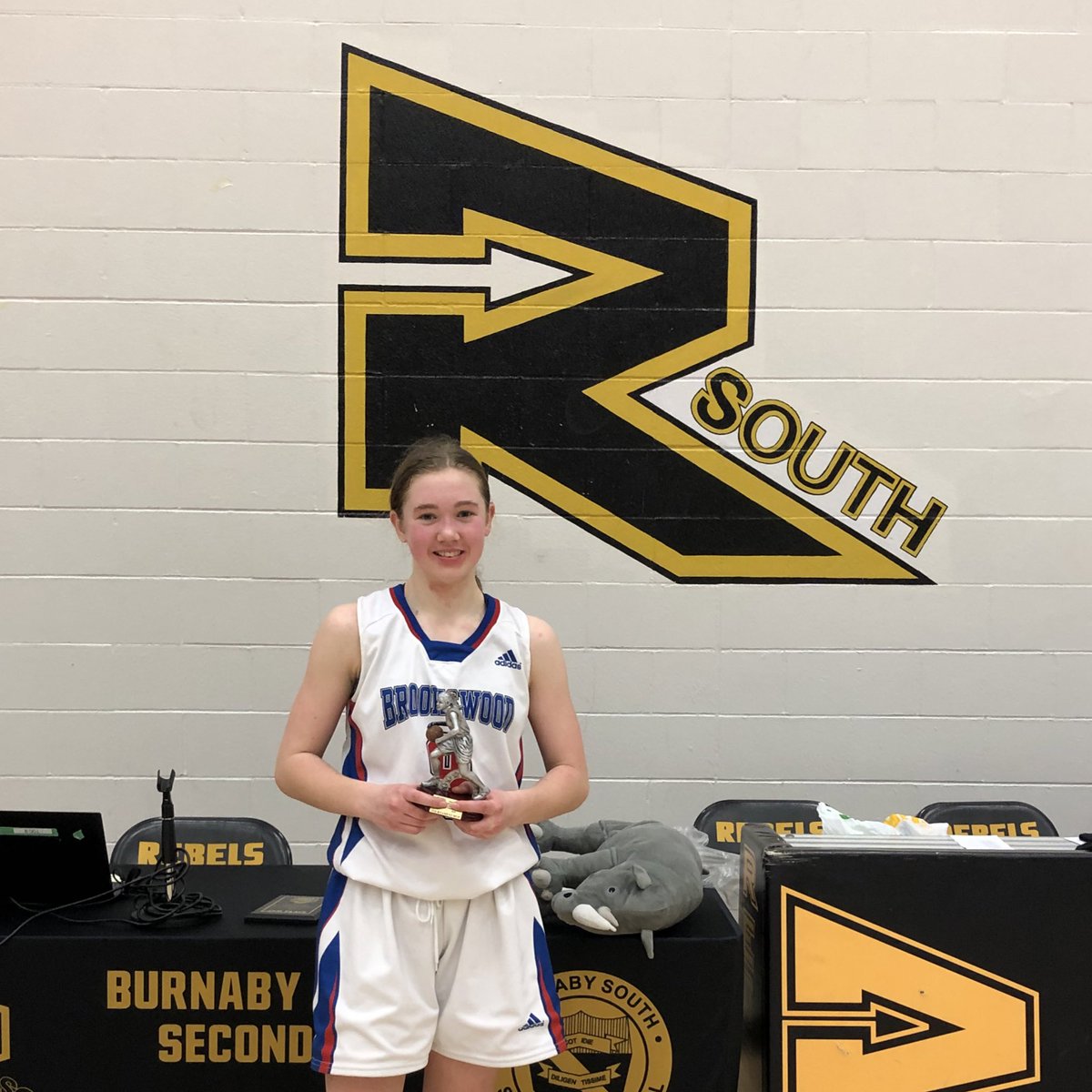 RebelsAthletics's tweet photo. Congratulations to @sd35brookswood on topping @SDSSSundevils in an entertaining Championship Final of our Grade 8 Girls Rebels Classic!

Head over to our Tournament website for all the results and @SUBWAYCanada Royal Oak Player of the Game winners!

https://t.co/znBwLcKUOB https://t.co/l9H7mgmR9U