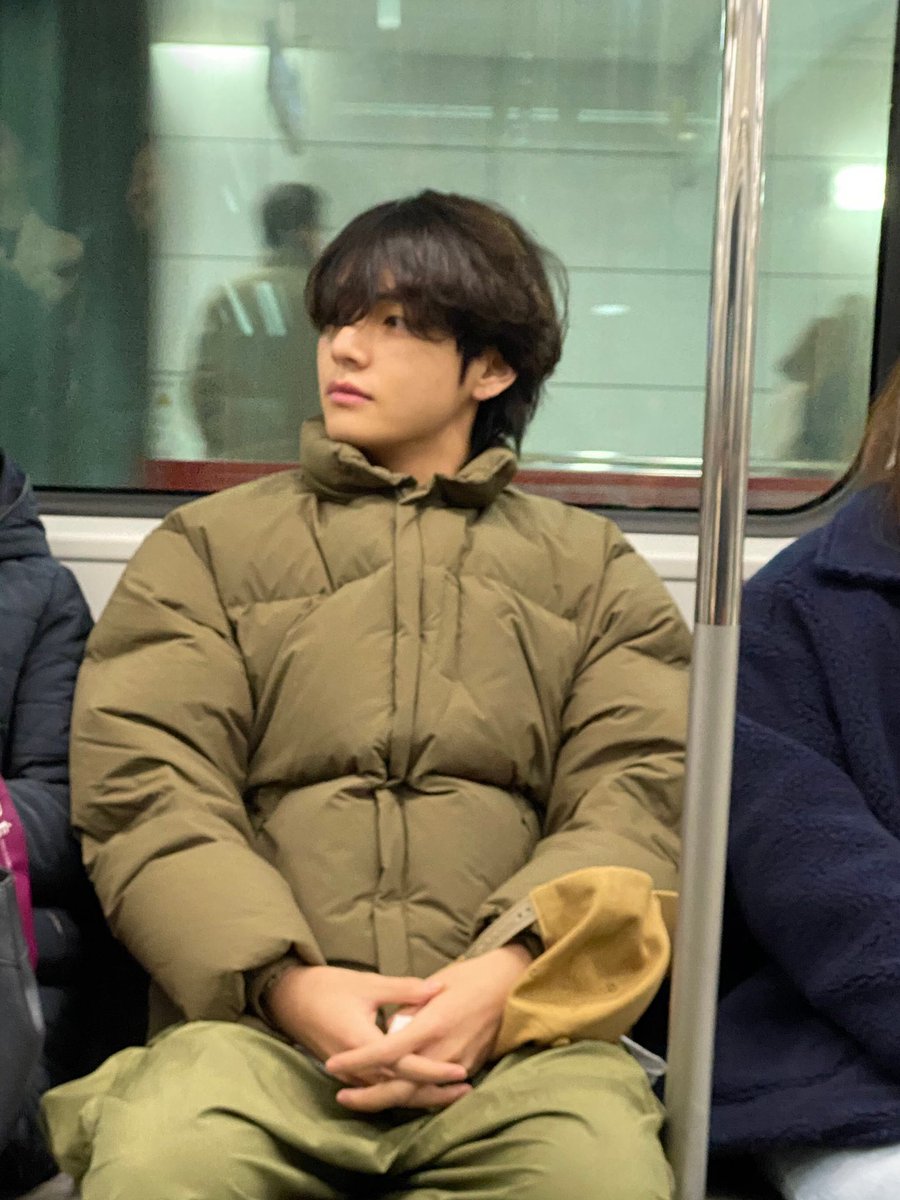 myonlyTAEger's tweet photo. Subway with bogummy before and taehyung in subway today 🤧 HE REALLY GREW UP WELL 😭💜 https://t.co/Ys5lhJAqZe