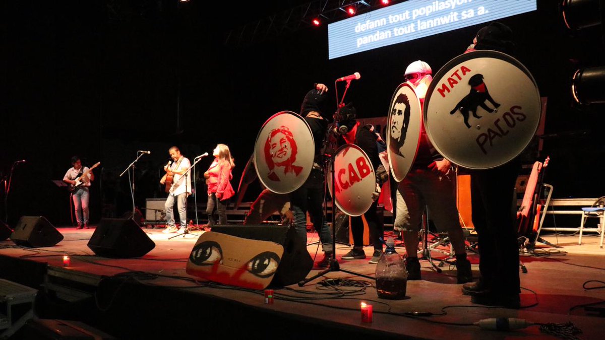 #QUILICURATEATRO | Finalizamos última jornada del Festival De Música Hecho en Quilicura, con el "Concierto por la Dignidad" por la <a href="/EscuelaESoro/">Escuela Enrique Soro</a> ✊😎🖤

Recuerda que aún quedan dos semanas llenas de #QuilicuraTeatro, y puedes revisar obras en 👉corpoquilicura.cl

#Quilicura