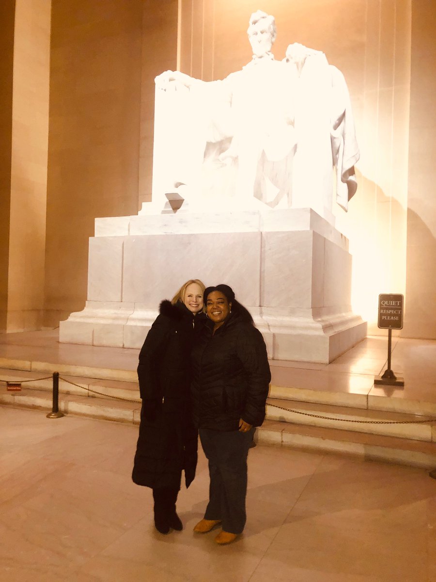 JSirangelo's tweet photo. Always a great time visiting our nation’s monuments, especially when I’m joined by a few of our young #4HGrown alumni. Thank you @FarmFoundation for hosting an amazing tour of DC on Thursday night! https://t.co/55VDtUJQ4V