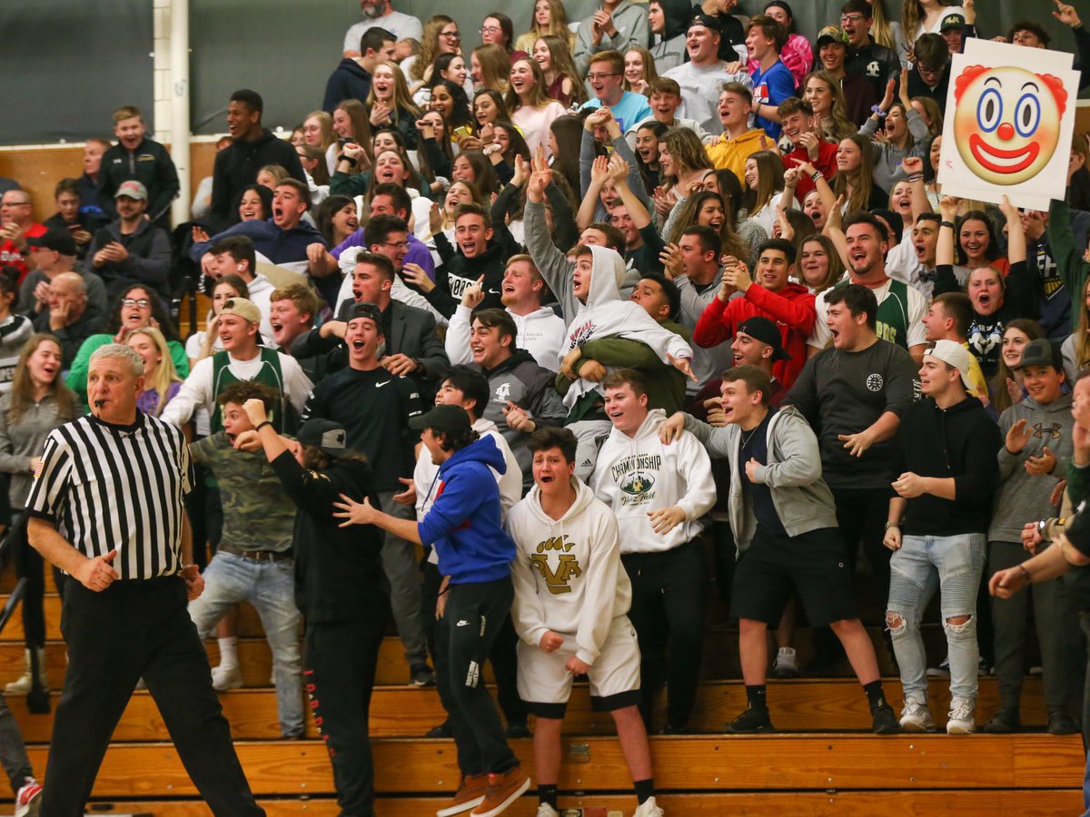 MikeDarnay's tweet photo. the Belle Vernon Area student section explodes after a slam dunk from F Mitchell Pohlot at the other end of the court against Ringgold on Jan. 10th, 2020 at Belle Vernon Area High School in Rostraver Township, PA https://t.co/HcnRUJsOsn