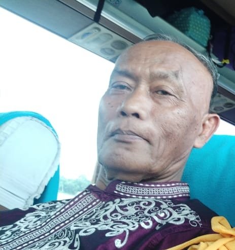 #BroSisElshinta, Bantu Retweet !!!

Bapak <a href="/techno0996/">Techno</a> kehilangan orang tua nya bernama Nasihuddin Amir (67), sejak 10 Januari 2020, pukul 18.00 WIB di sekitar Bintaro Pondok Jaya Tangsel. Kondisi sehat dan lancar berkomunikasi. JIka melihat bisa menghubungi Radio Elshinta.