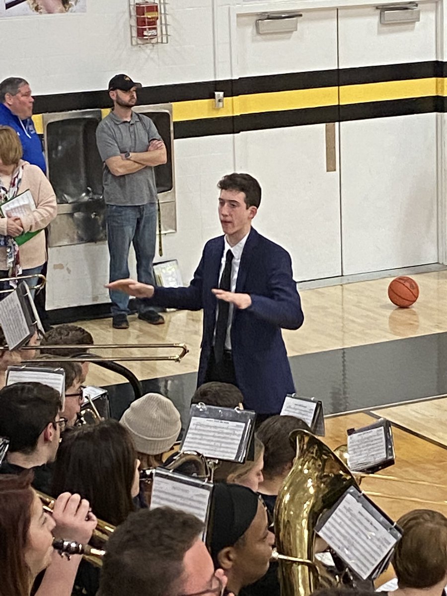 nv_hoops's tweet photo. Jadon Thompson - first half of girls/boys double header, directing the band. Second half, giving his all for his 🏀 team. Great person, multi-talented, servant leader! Glad he decided to make a comeback for us this year. https://t.co/BRgf0YTnt2
