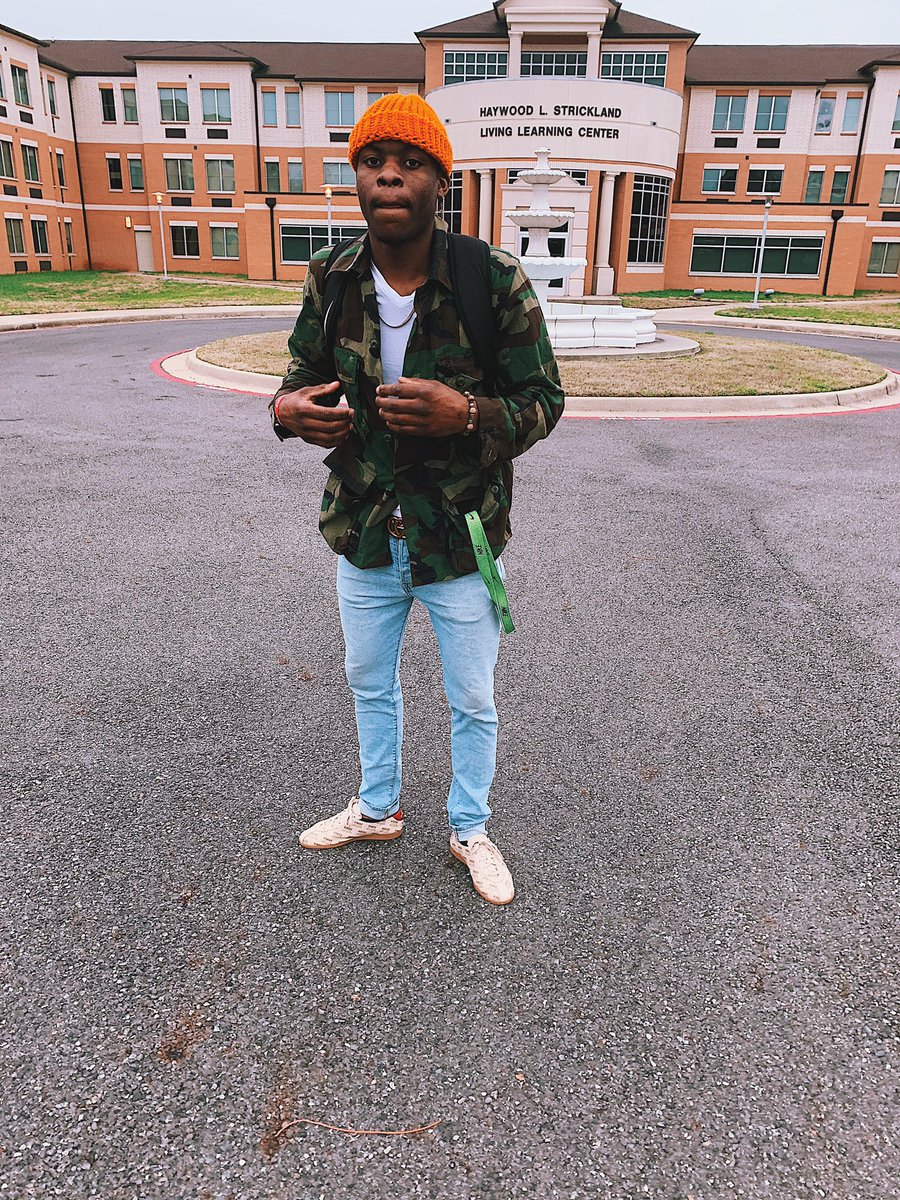 LatimeerJr's tweet photo. 🚫I can’t trust a soul I got reasons fa that, wanted to flex God said “that it wasn’t season fa that “🦥 https://t.co/OfbcxZQIIs