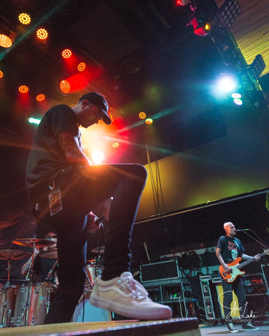 Frequency713's tweet photo. Hit our website to check out our gallery of #theamityaffliction performance @WhiteOakMH during #theorderindeclinetour Shot by the amazing @JenniferReister #joelbirch #ahrenstringer #danbrown #joelongobardi https://t.co/nWlR6ihZEz