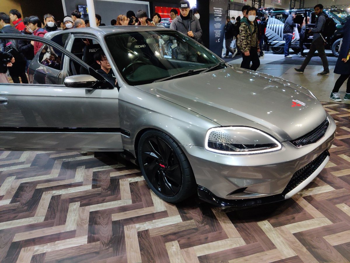 YoshitoGS's tweet photo. CIVIC EK9 を現代風にカスタムですって。外見だけかと思ったら中もデジタル化されててびっくり! #TAS2020_Modulo https://t.co/iUpCgZIswi