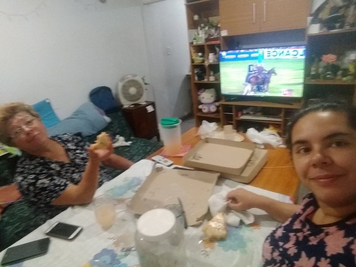 barnuj tweet picture