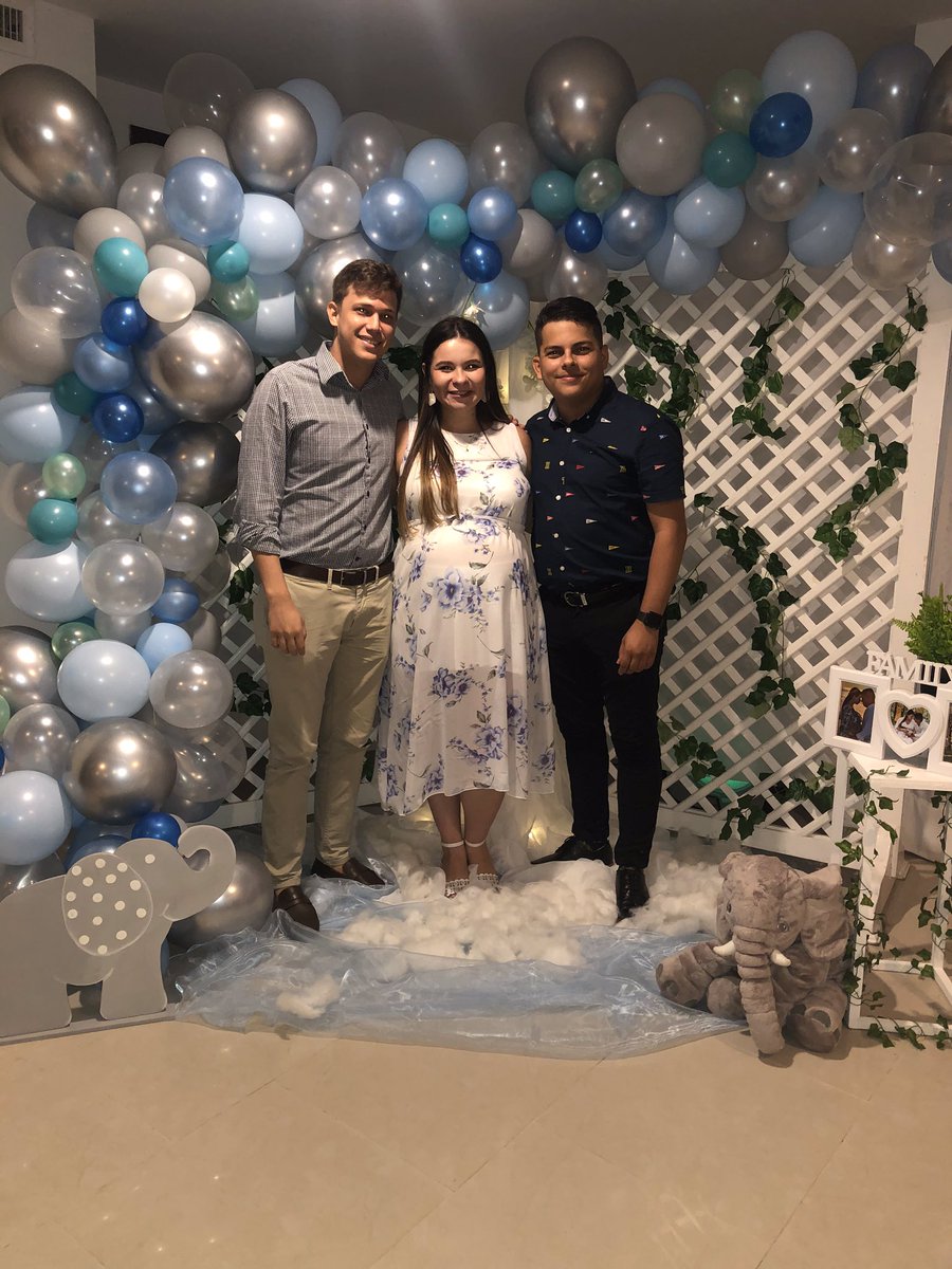 andrescamargob's tweet photo. Muchas gracias a los amigos de @CamiHernandezO por estar presentes en esta celebración. Federíco estará muy agradecido. #4BBS https://t.co/authCtmzcE