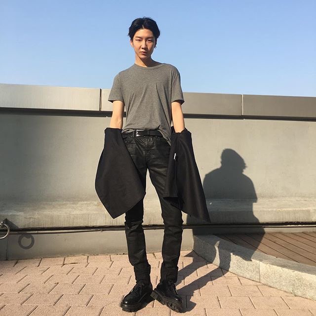 1. He is tall, pretty much legs for miles   #HappySeunghoonDay  #SayMyNameSeunghoon