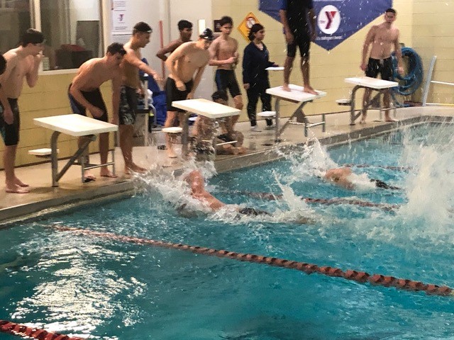 SVPHSAthletics's tweet photo. Our Men's Aqua-Panthers got some work in this afternoon with a meet at @CurleyAthletics. They swam hard to the end, but fell 93-61 to the Friars. They are continuing to get better each time they get in the pool. @miaaathletics @Pallotti_HS @PallottiSwim @PallottiB #PantherPride https://t.co/VJhhumjHEQ