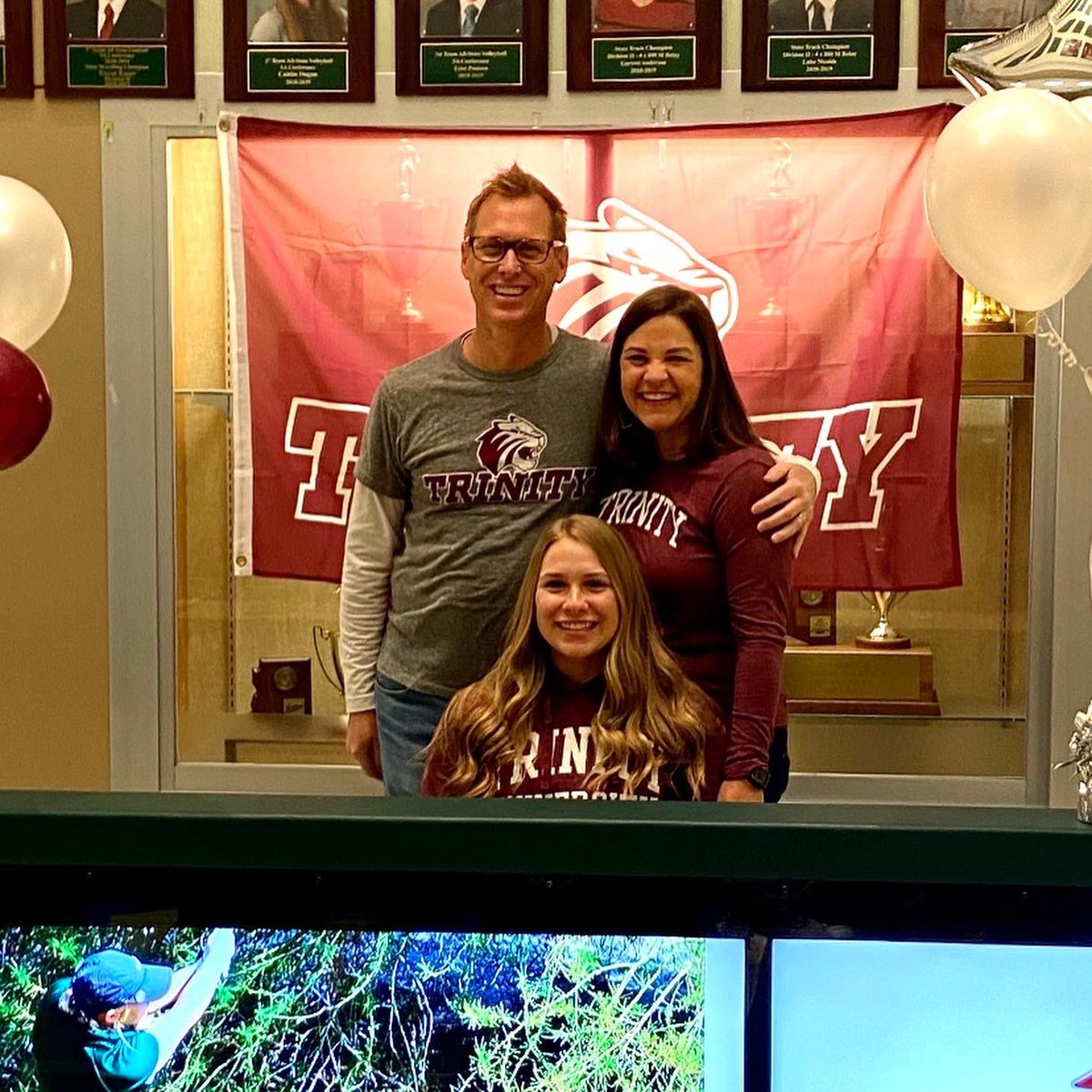 apeathletes's tweet photo. CONGRATS Lucy signing to Trinity Univ in San Antonio, Tx. Lucy, a Campo Verde golf 🏌️‍♀️ athlete who has been on her APE🔥grind ! Her talent and hard work is paying off. Most importantly Lucy carries a 4.42 GPA 👀👏! 
THIS is what it's all about! 
#VCA #cantdoaverage https://t.co/a0AvSvXdbJ