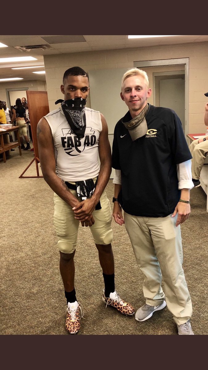 donaldrich23's tweet photo. @CoachBChilton happy birthday to the realest. Love ya with everything i got coach. He put me on so much game and I’m thankful for it. I wouldn’t be where i was without him https://t.co/zdkUJ72ea6
