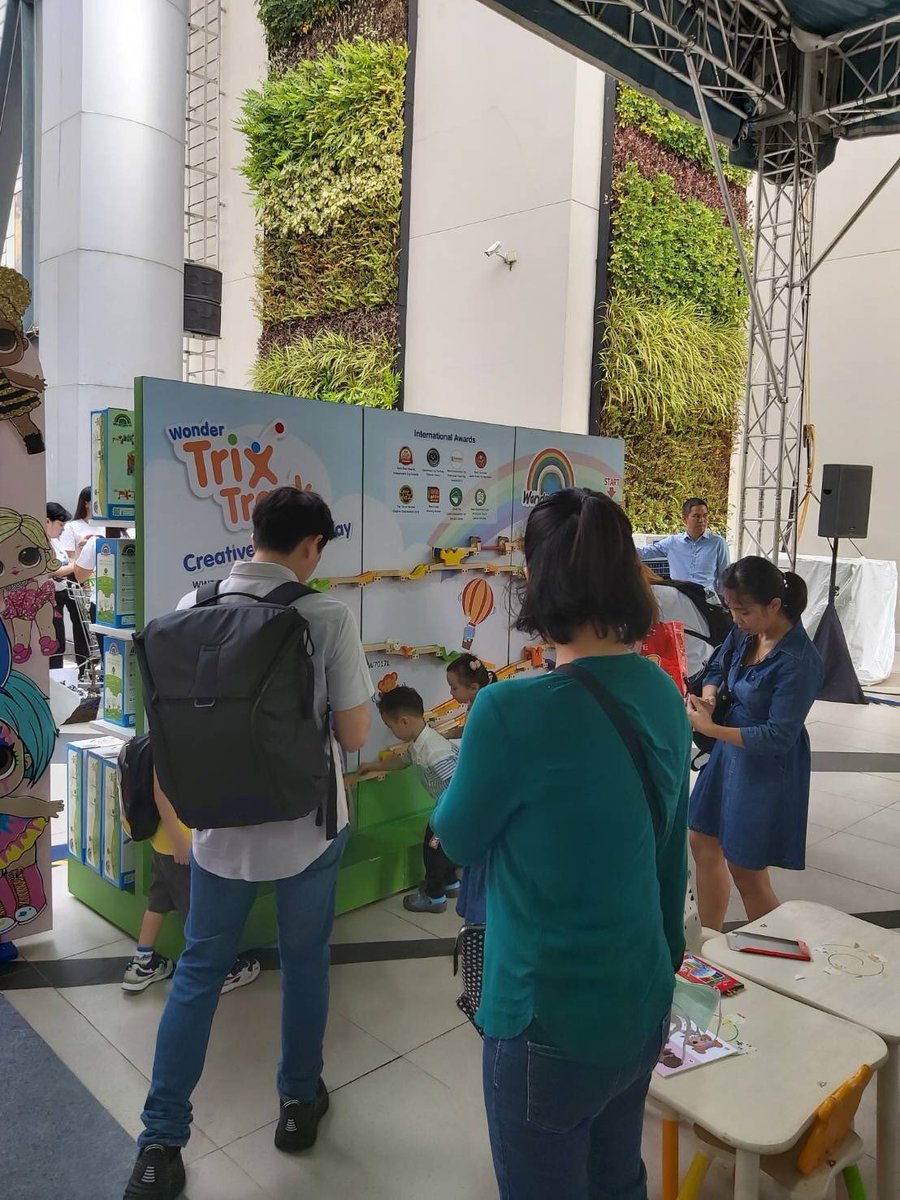 Children’s Day in Thailand with big Trix Track Wall. 
#wonderworldtoy #wonderworldtoys #wonderworld #woodentoy #woodentoys #trixtrack #trixtracks #educationaltoy #educationaltoys #ecofriendly #giftforkids #playandfun
