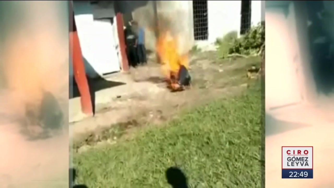 Ciro Gómez Leyva - Pobladores de #Cacahoatán, #Chiapas, quemaron vivo a un hombre acusado de violar y asesinar a una niña de 6 años, todo ante la presencia de policías quienes no hicieron nada