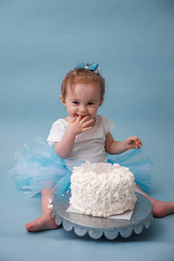 aleahanseth's tweet photo. In other news, here is my daughter on her first birthday. https://t.co/sY6lYhZdnB