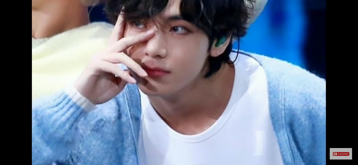 Nhu07_Army's tweet photo. @fila_korea https://t.co/ZBTvyy5Jdu