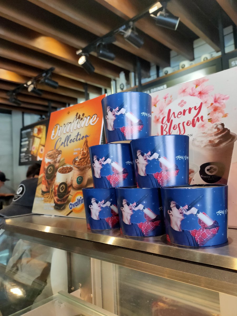 inseobicol's tweet photo. BICOLANO INSEOS! Hanion na baya si Hoony๐
Digdi na ngunyan sa๐Black Scoop Cafรฉ Legazpi Albay
para sa kaaldawan kang satuyang #HOONY๐
Just buy any large drink!
#WINNER #์๋ #์ด์นํ #HOONYDREAMS #AlwaysLSH_PH
#InseoBicol @AlwaysLSH_PH #SayMyNameSeunghoon #HappySeunghoonDay https://t.co/IzUSaAAp6i