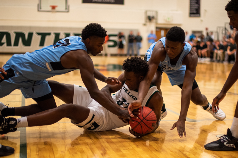 HelenaReporter's tweet photo. Helena sinks 11 3-pointers in blowout win over rival Pelham... https://t.co/M0zNIC0K93 https://t.co/dxgVUPsUzL